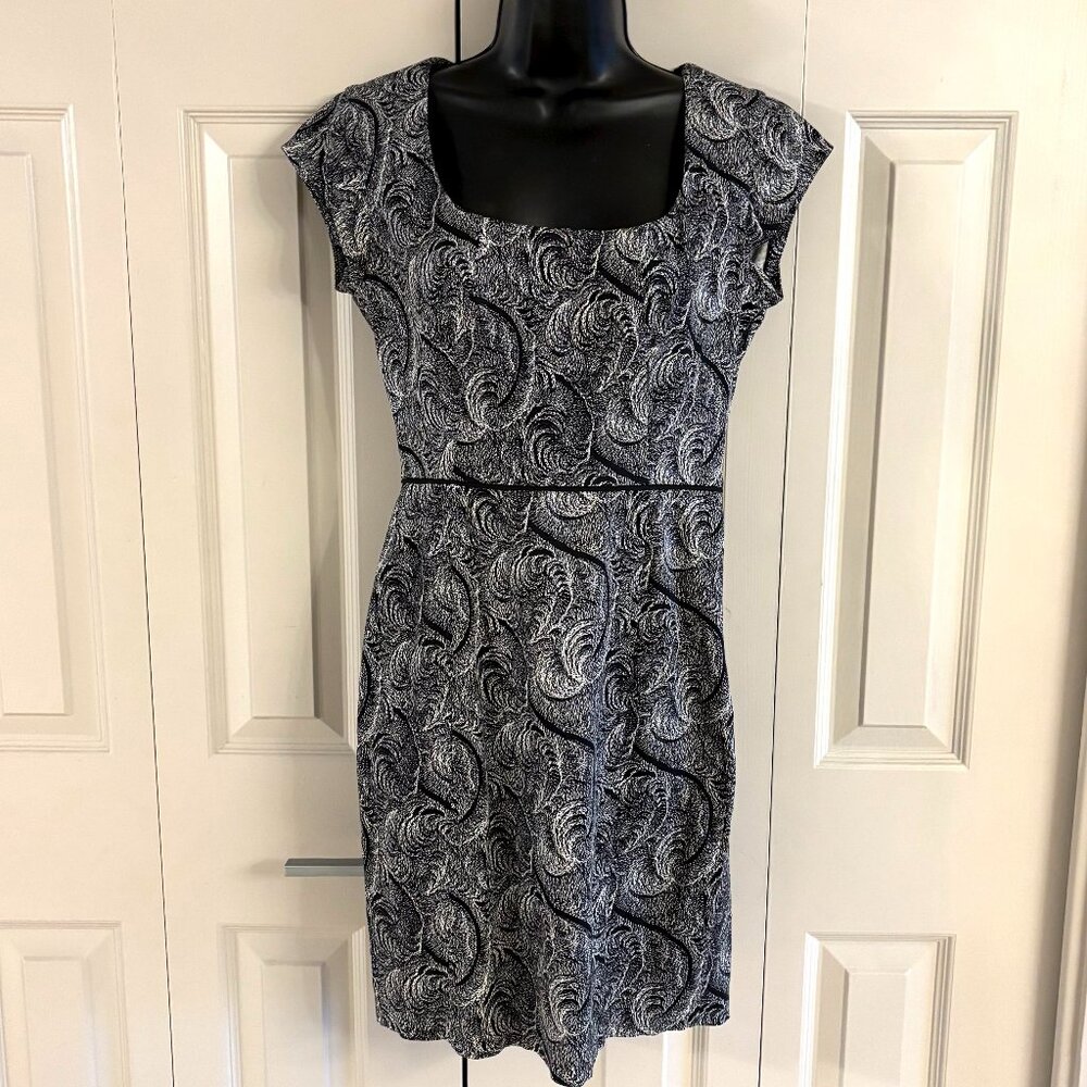 Marchesa Voyage Black & White Swirl Print Dress - Elegant & Timeless. 4